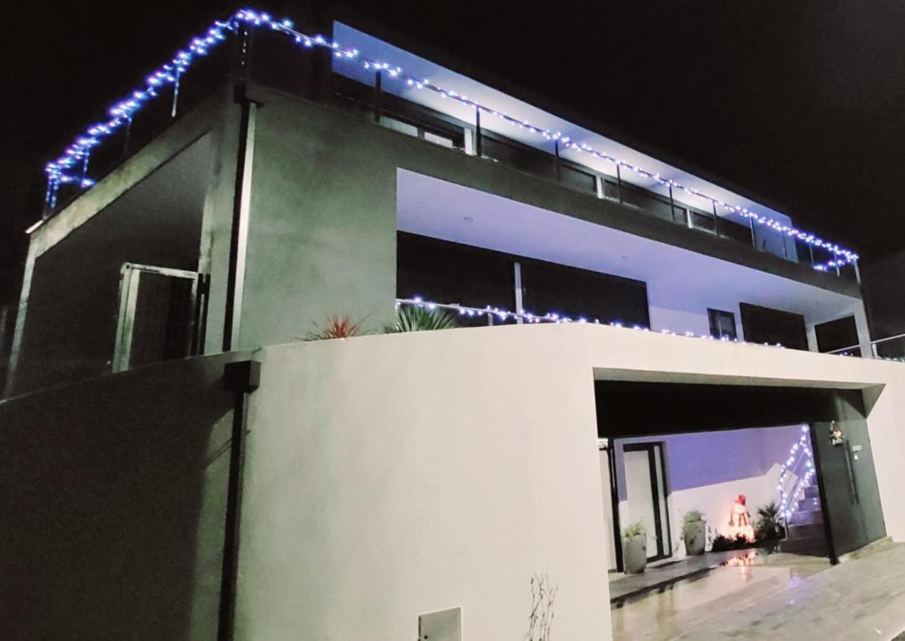 Geresmarinahouse Villa Bagian luar foto