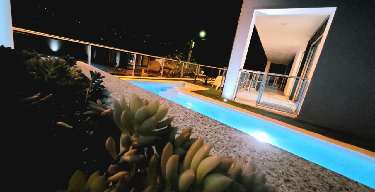 Geresmarinahouse Villa Bagian luar foto