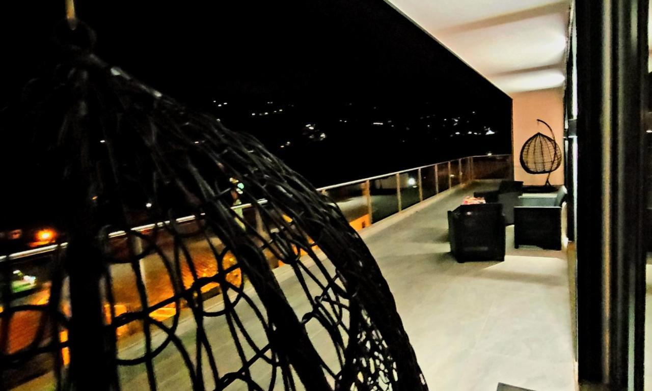 Geresmarinahouse Villa Bagian luar foto